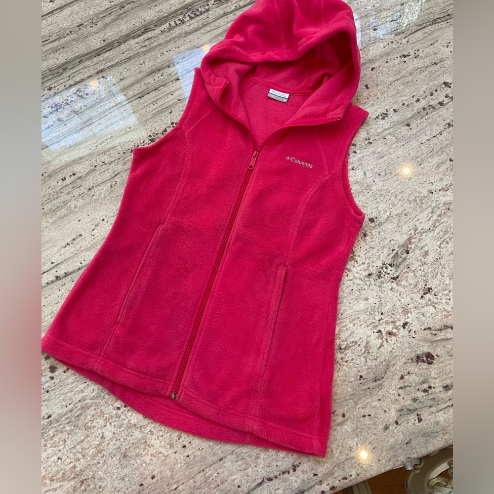 Columbia, bright pink zip up fleece vest, size small